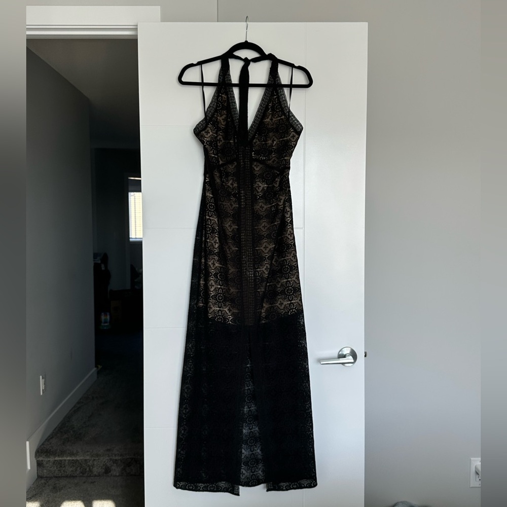 Elegant Black Lace Halter Dress